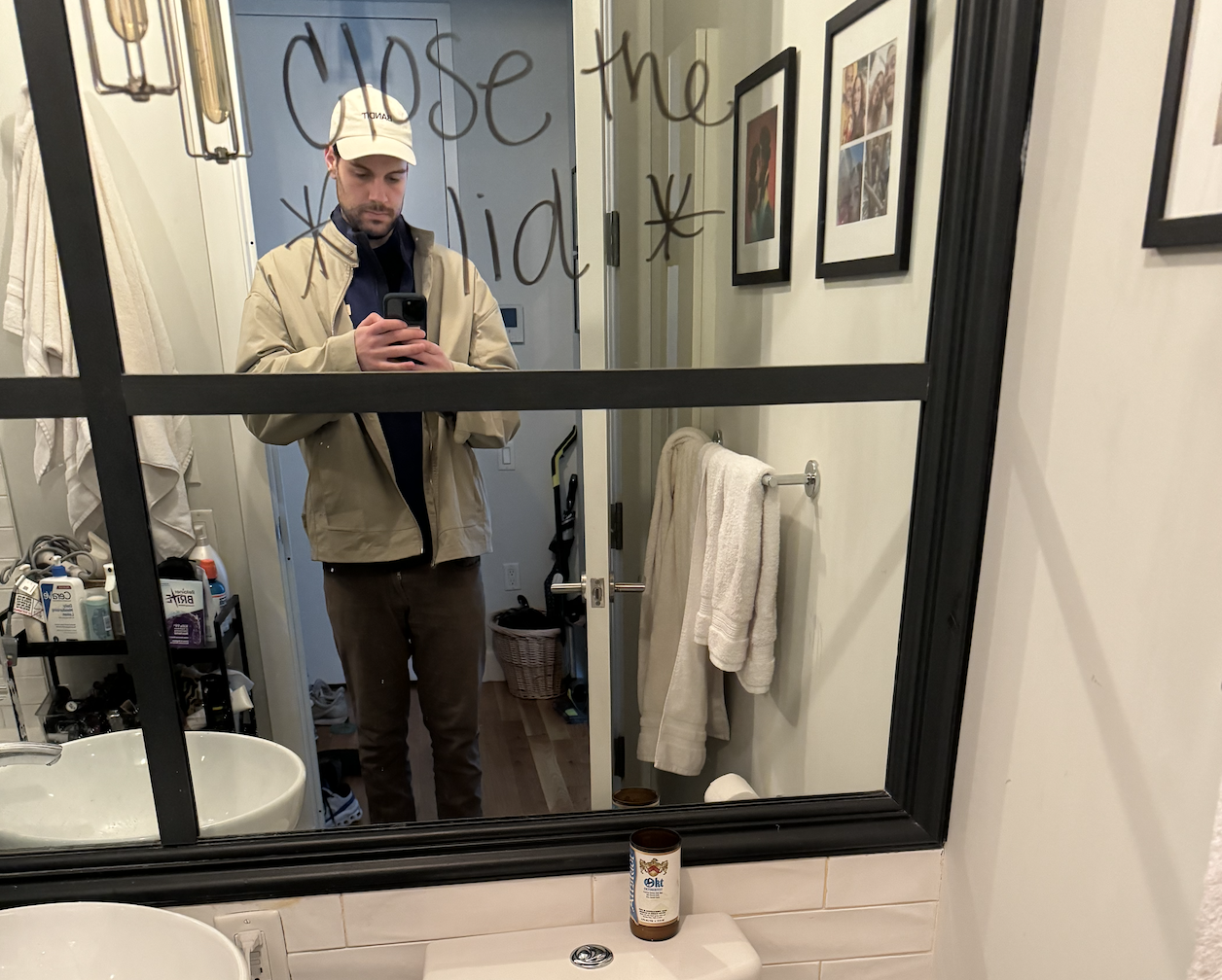 Toilet lid reminder note